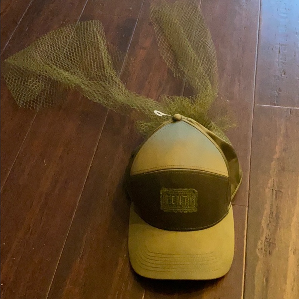 Puma fenty hat n w o t